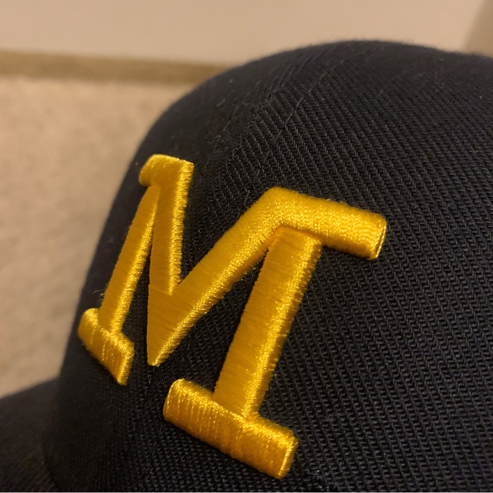 Michigan Wolverines Jordan Jumpman Dri-Fit Fitted Hat L/XL | U of M